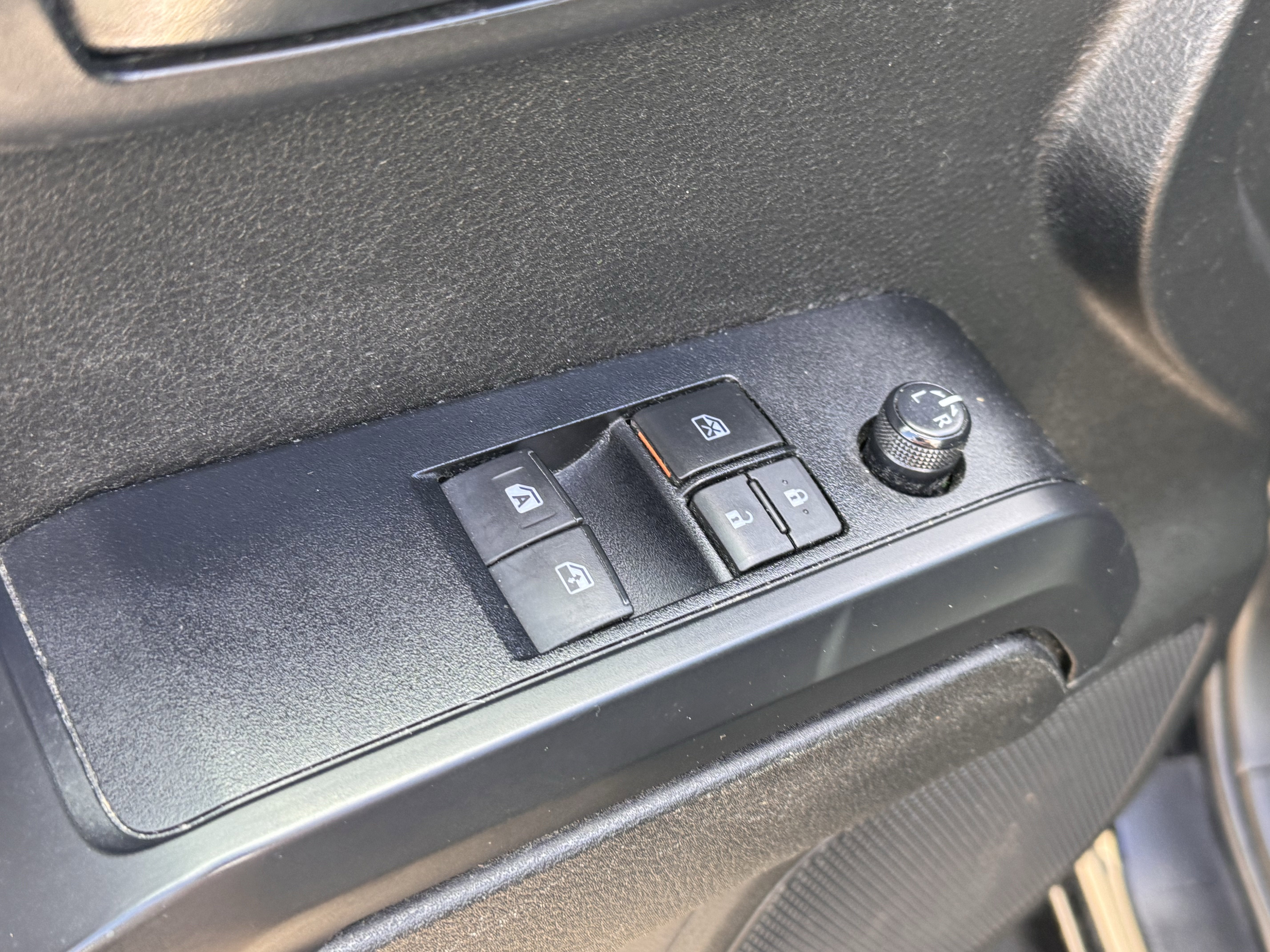 2022 Toyota Tacoma SR V6