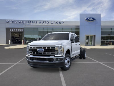 2026 Ford Super Duty F-350 DRW Chassis Cab LARIAT