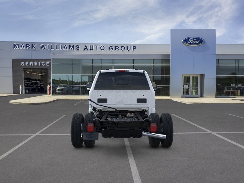2026 Ford Super Duty F-350 DRW Chassis Cab LARIAT