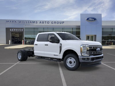 2026 Ford Super Duty F-350 DRW Chassis Cab LARIAT