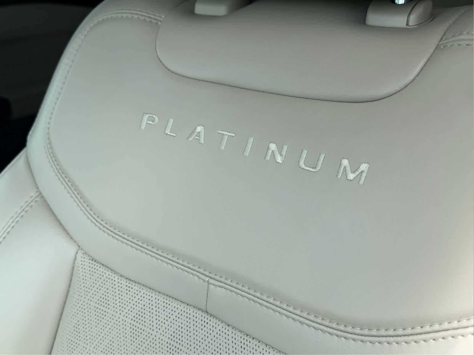 2022 Ford Explorer Platinum