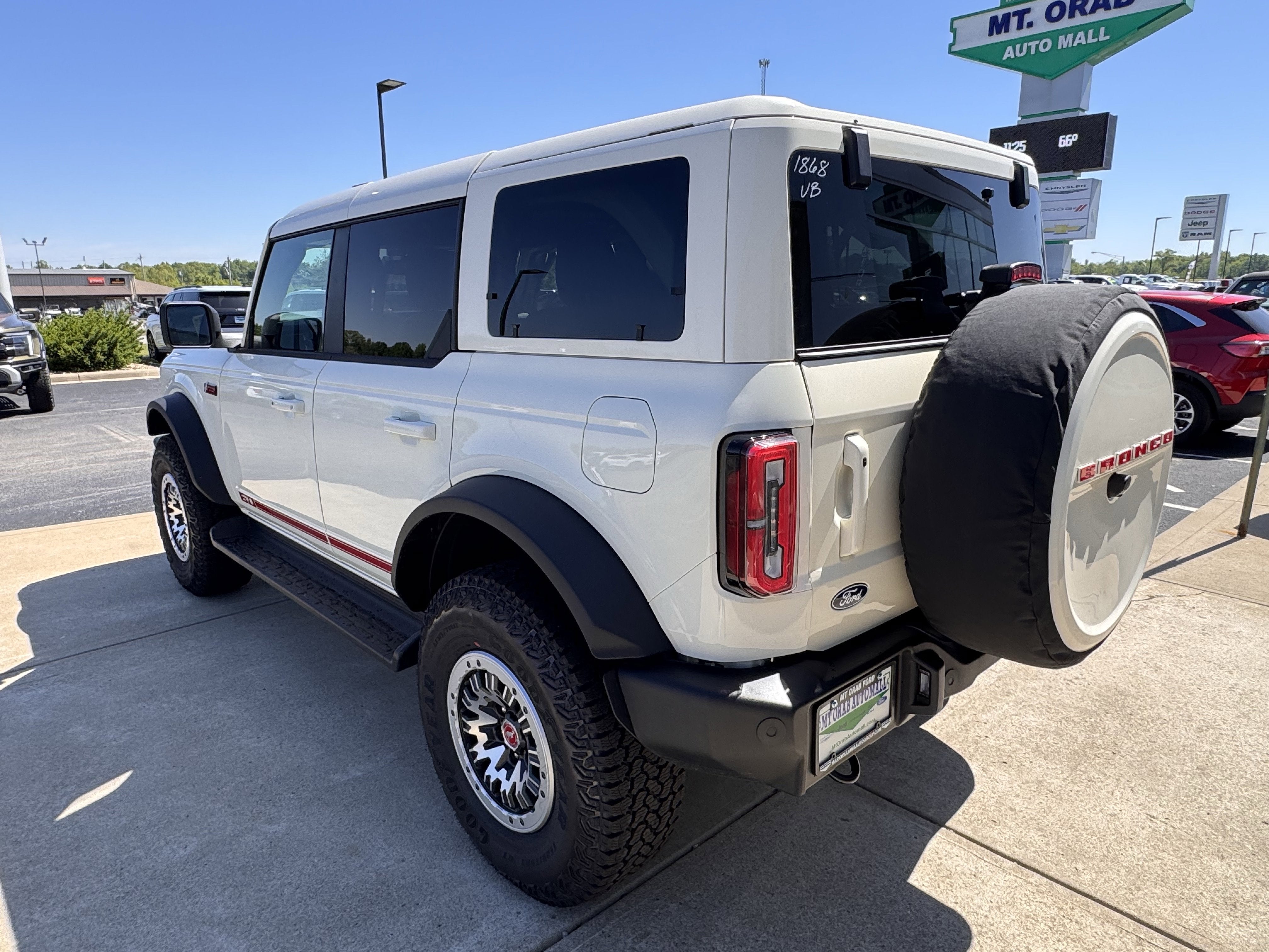 2026 Ford Bronco Outer Banks
