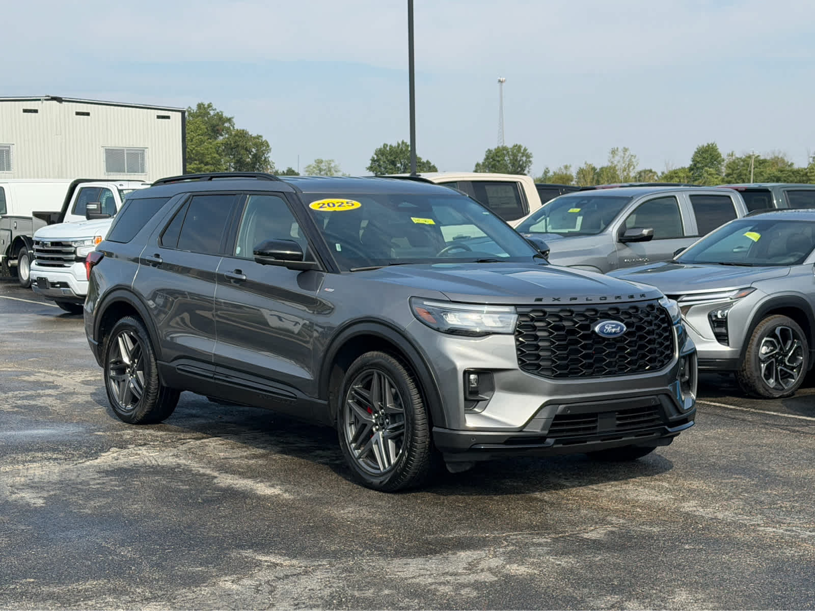 2025 Ford Explorer ST-Line
