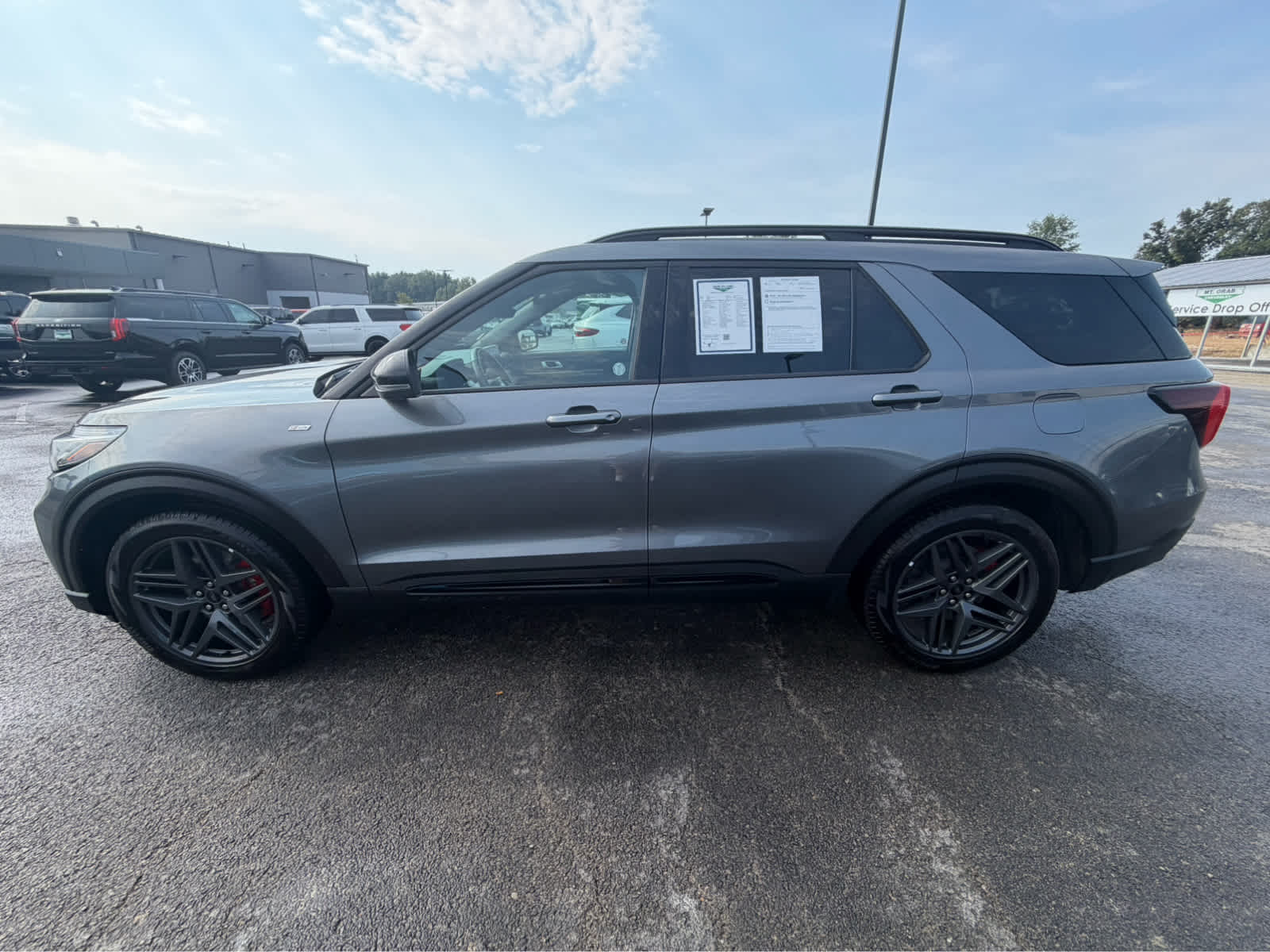 2025 Ford Explorer ST-Line
