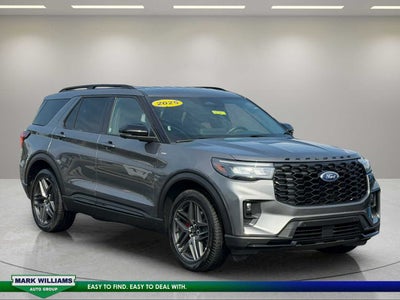 2025 Ford Explorer ST-Line