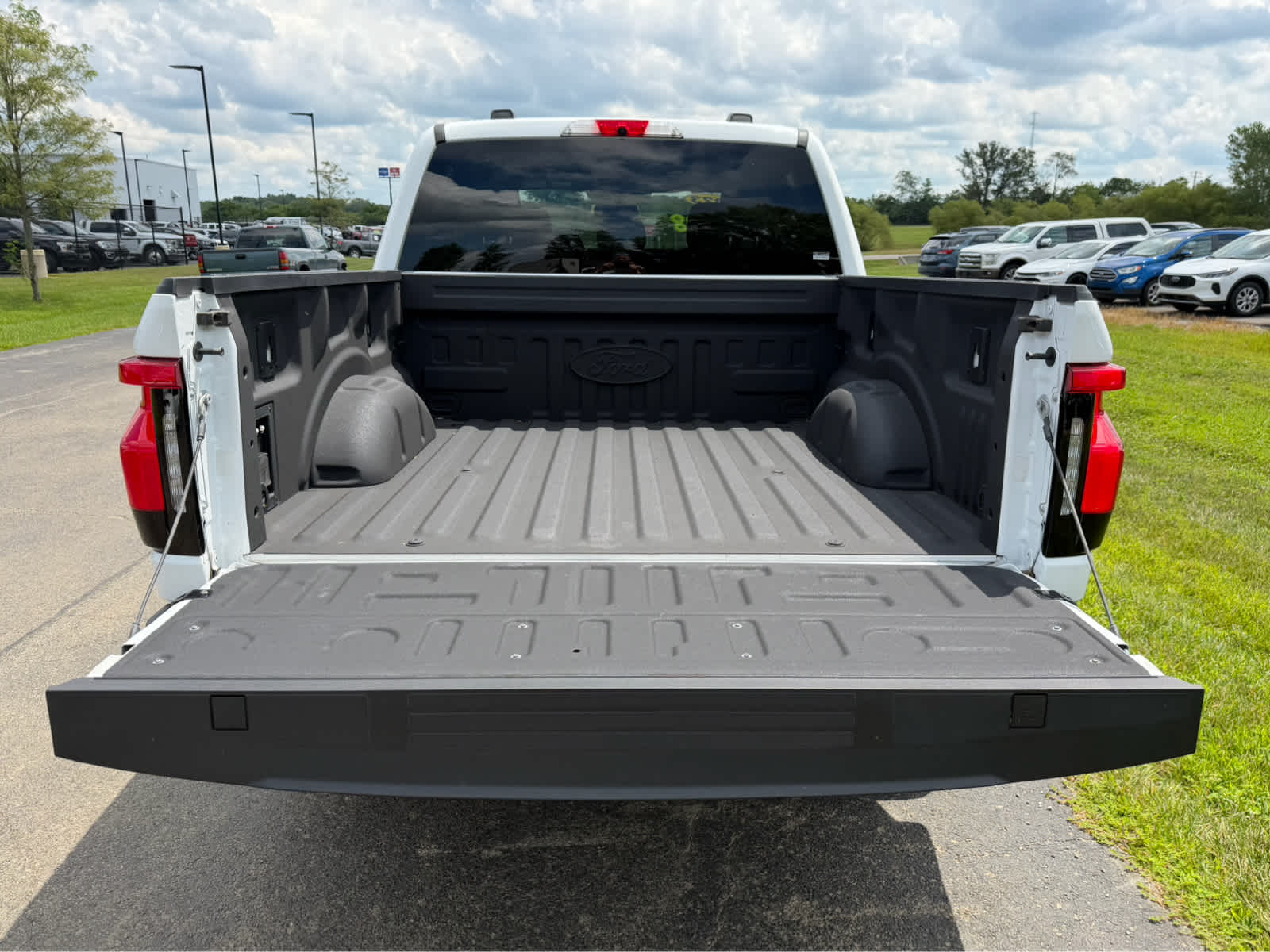 2023 Ford F-150 Lightning XLT