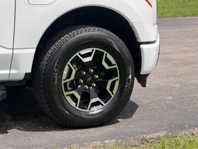 2023 Ford F-150 Lightning XLT