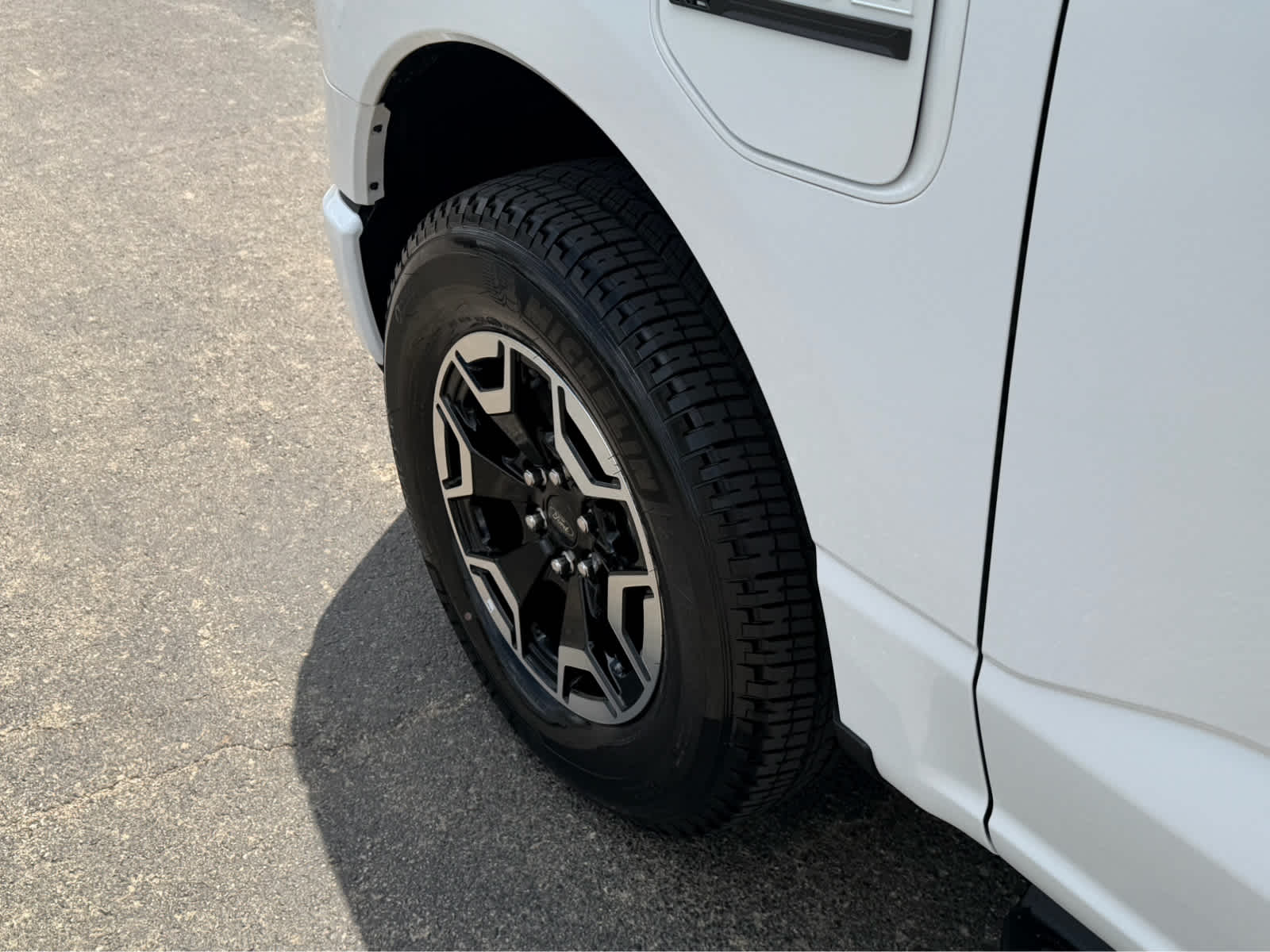 2023 Ford F-150 Lightning XLT
