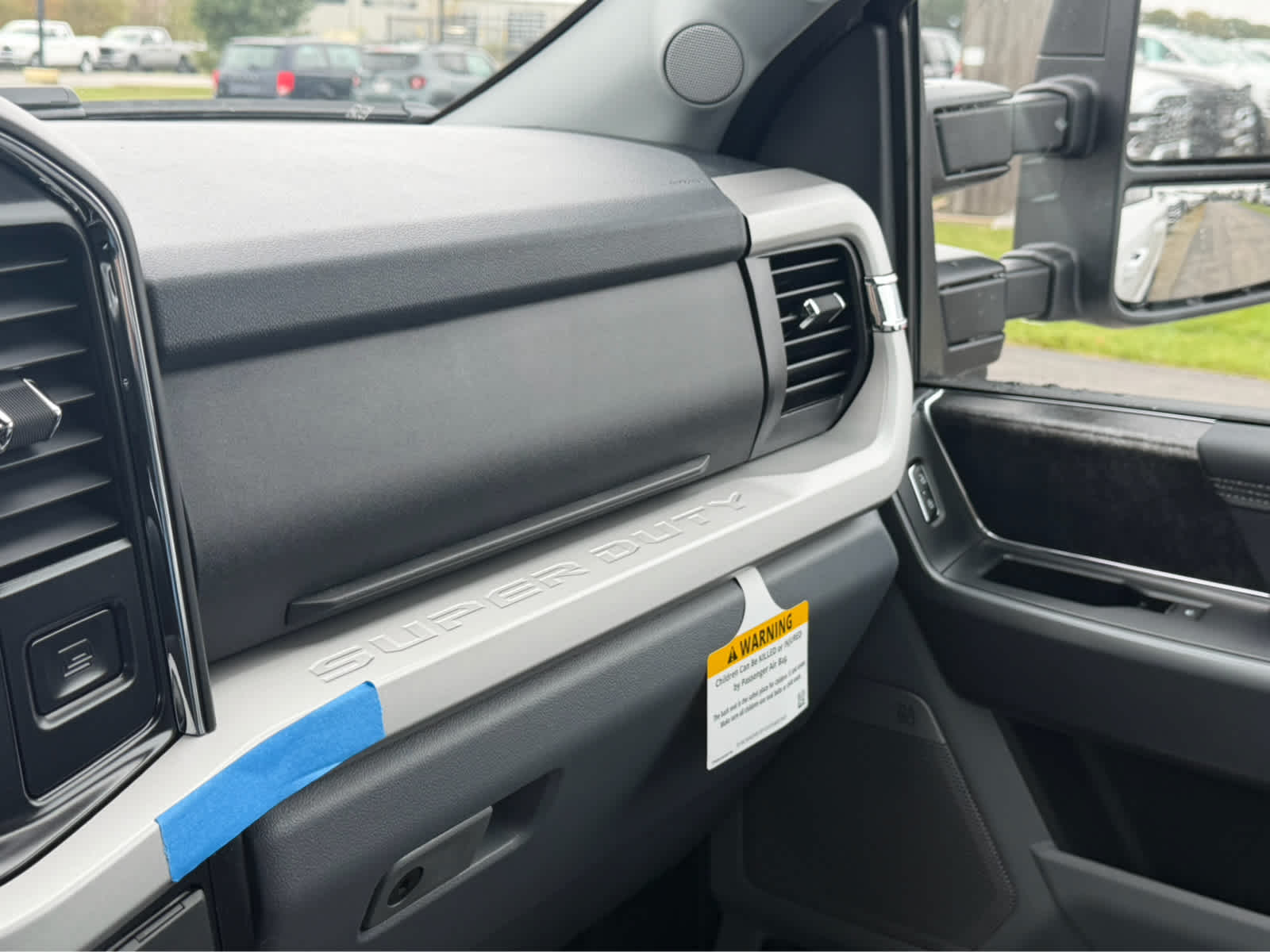 2027 Ford Super Duty F-250 SRW XLT