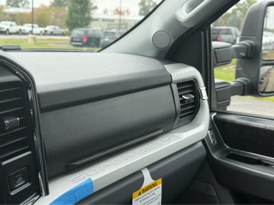 2027 Ford Super Duty F-250 SRW XLT