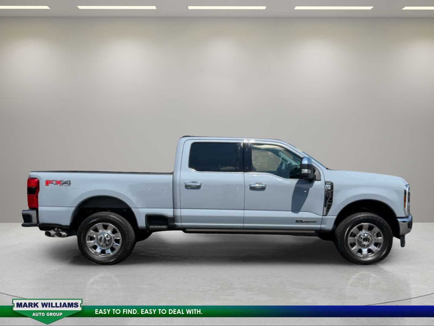 2025 Ford Super Duty F-350 SRW Pickup LARIAT