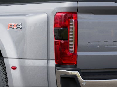 2027 Ford Super Duty F-350 DRW LARIAT
