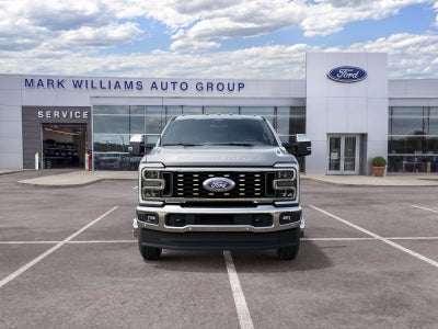 2027 Ford Super Duty F-350 DRW LARIAT