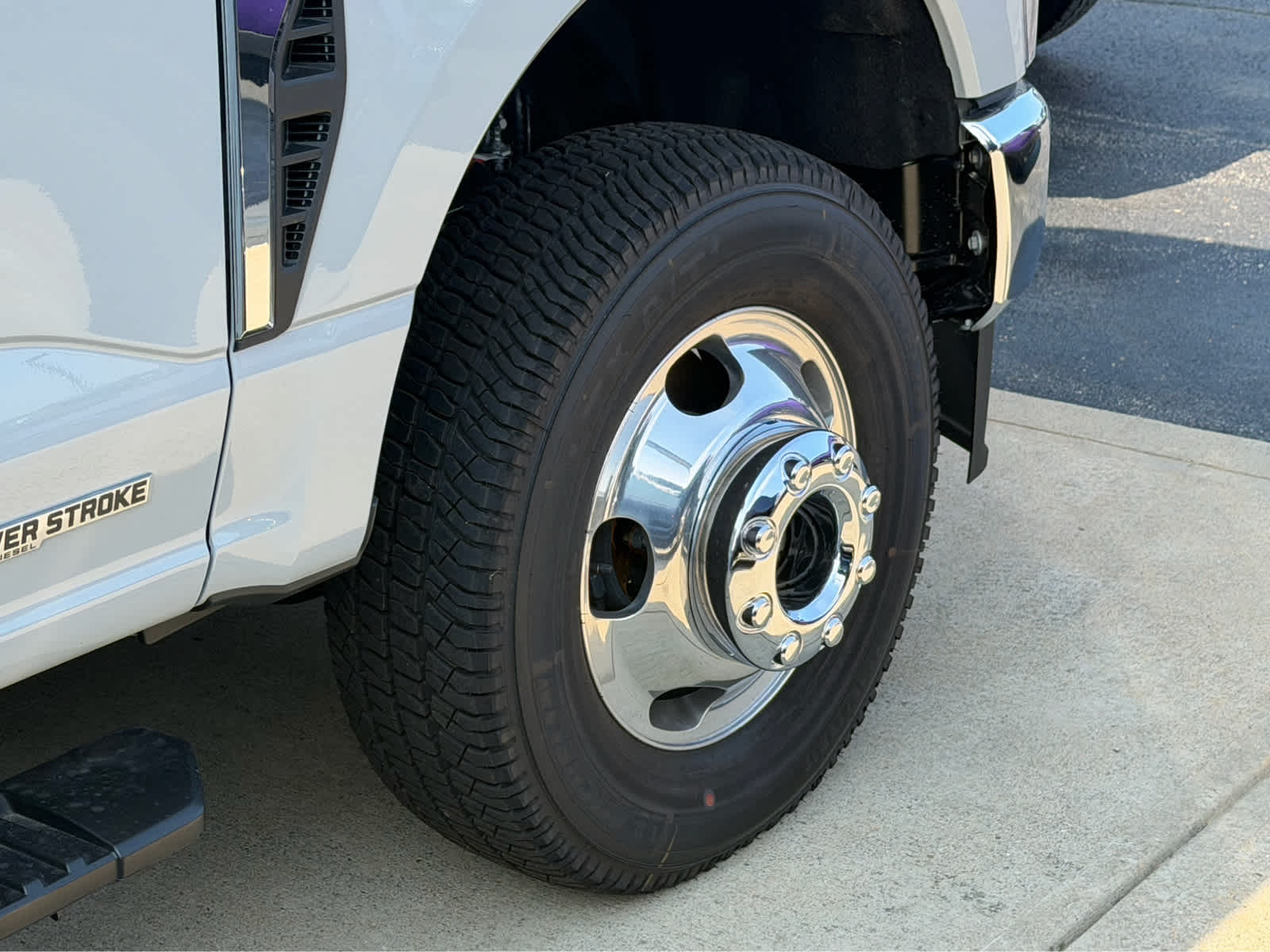 2026 Ford Super Duty F-350 DRW XLT