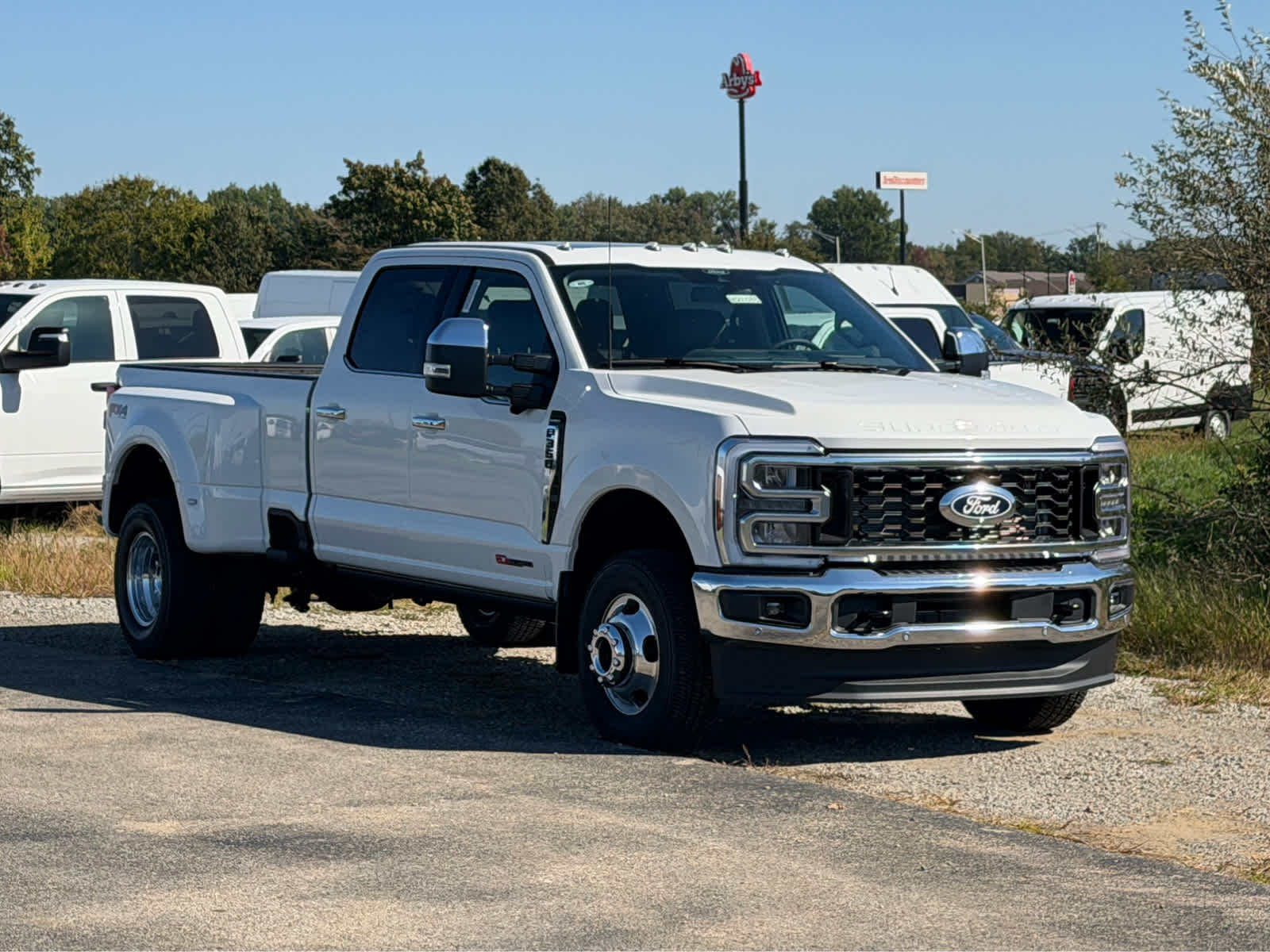 2027 Ford Super Duty F-350 DRW LARIAT