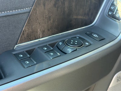 2027 Ford Super Duty F-350 DRW LARIAT
