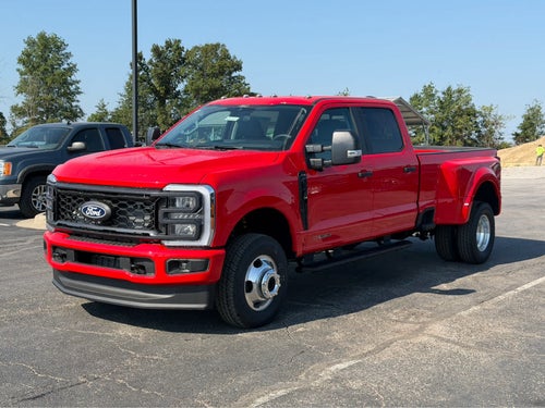 2027 Ford Super Duty F-350 DRW XL