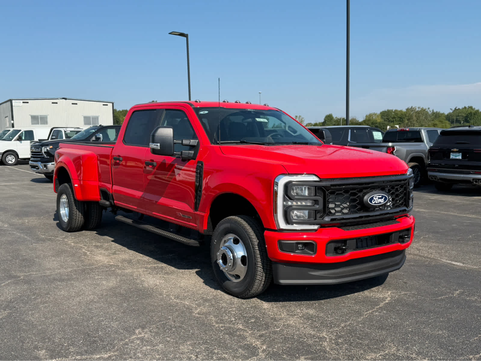 2027 Ford Super Duty F-350 DRW XL