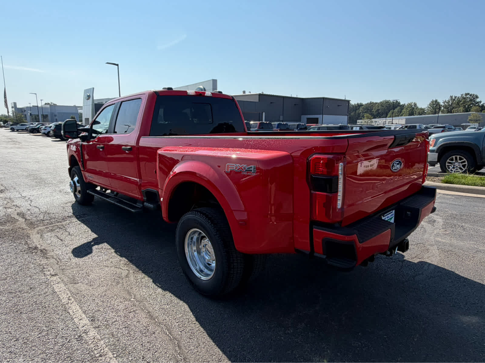 2027 Ford Super Duty F-350 DRW XL