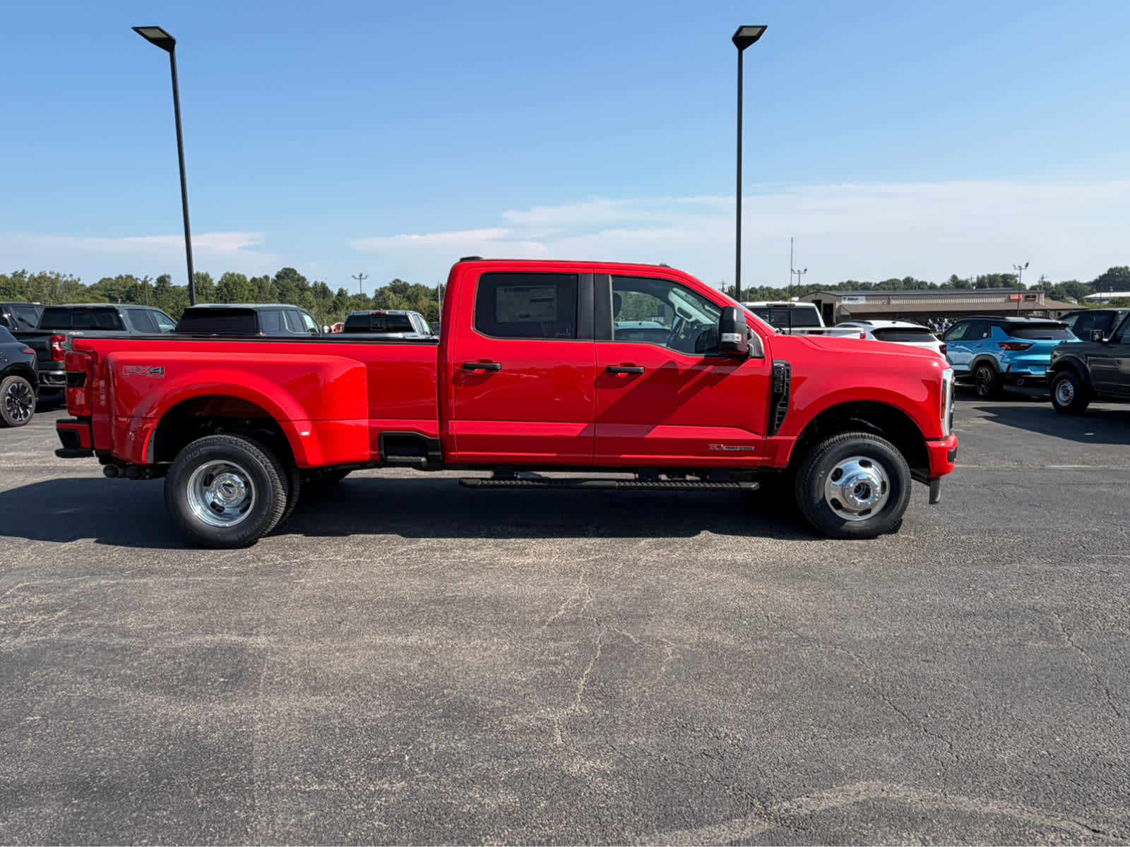 2027 Ford Super Duty F-350 DRW XL