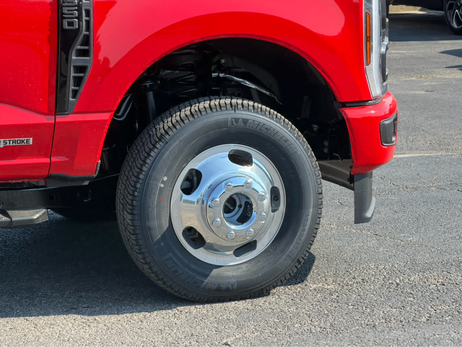 2027 Ford Super Duty F-350 DRW XL