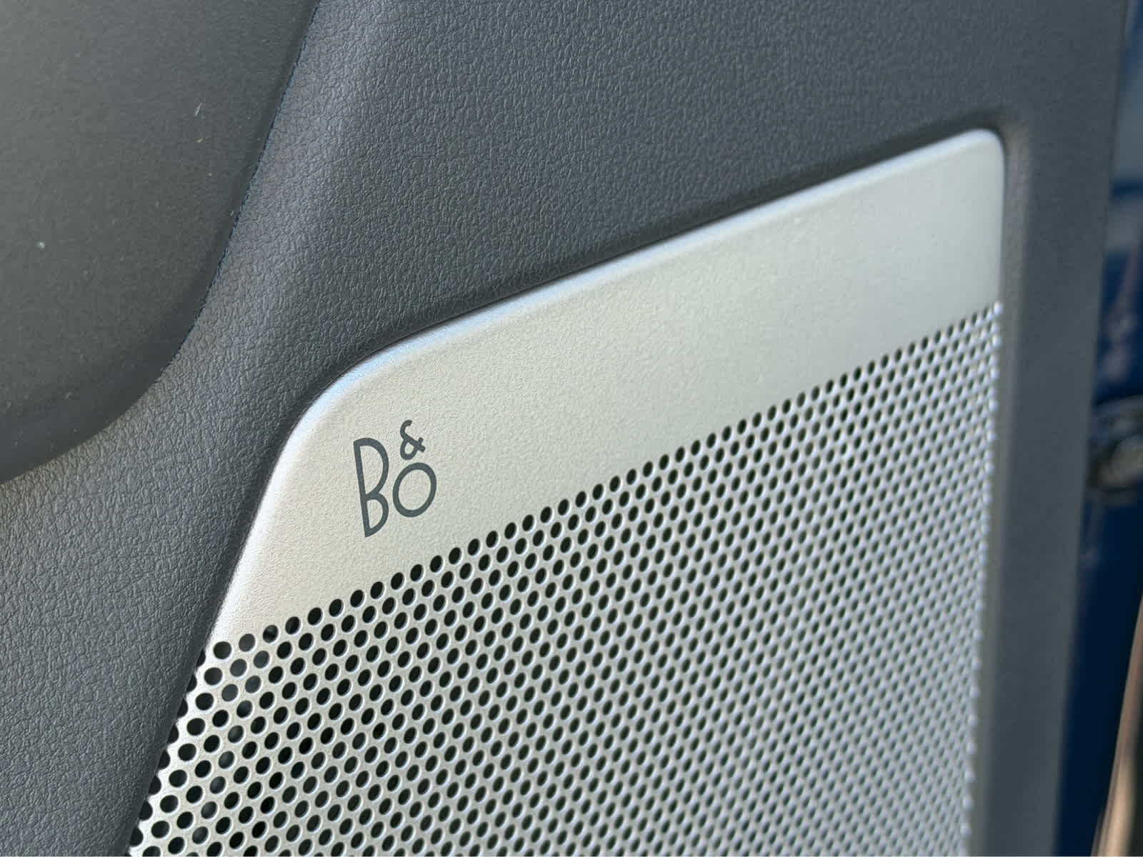 2027 Ford Super Duty F-350 DRW LARIAT