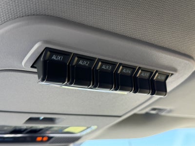 2027 Ford Super Duty F-350 DRW LARIAT
