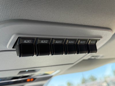 2027 Ford Super Duty F-350 DRW LARIAT