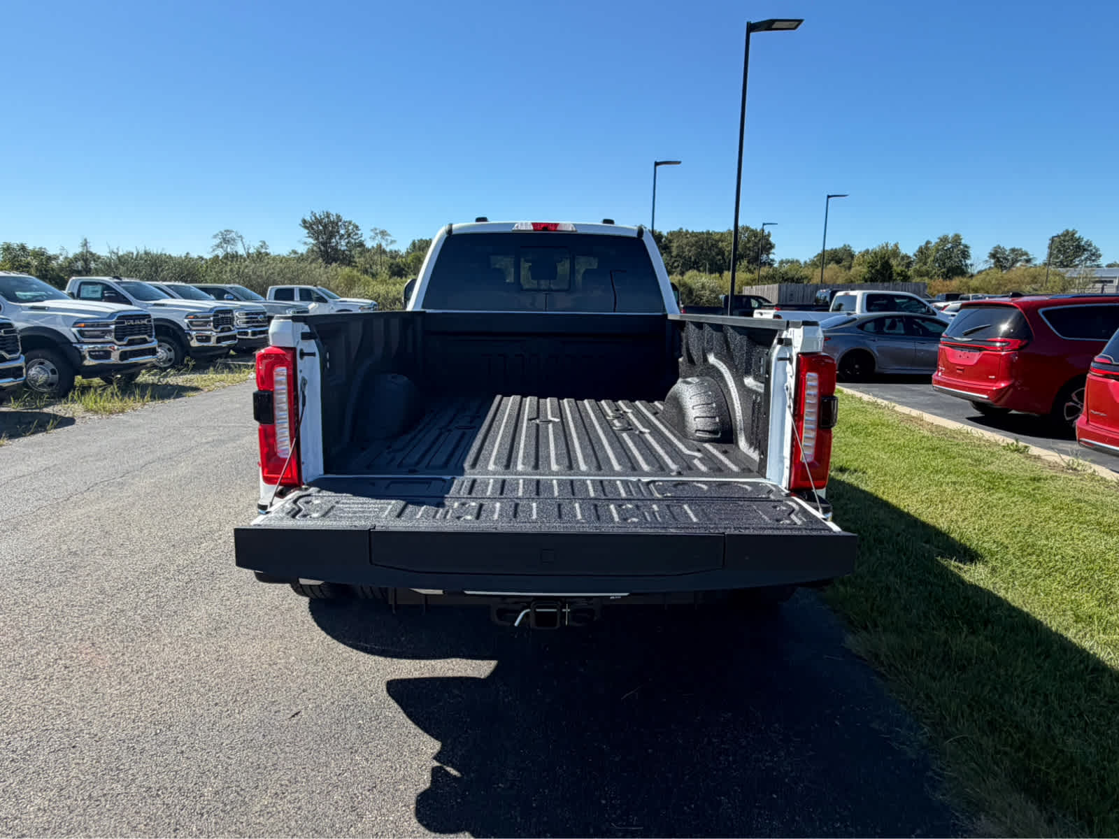 2027 Ford Super Duty F-350 DRW LARIAT