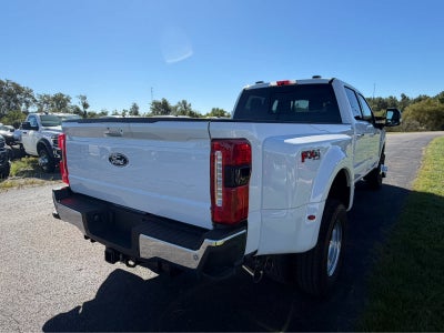 2027 Ford Super Duty F-350 DRW LARIAT
