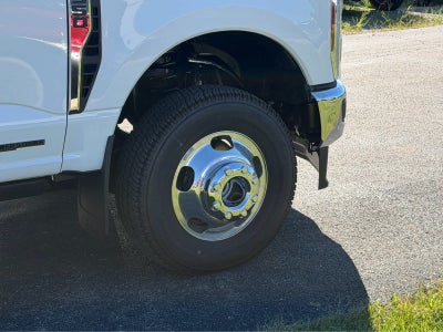 2027 Ford Super Duty F-350 DRW LARIAT