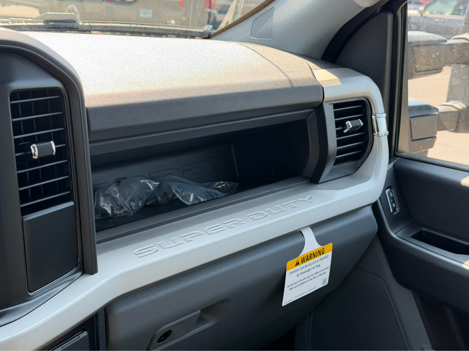 2027 Ford Super Duty F-350 DRW XL