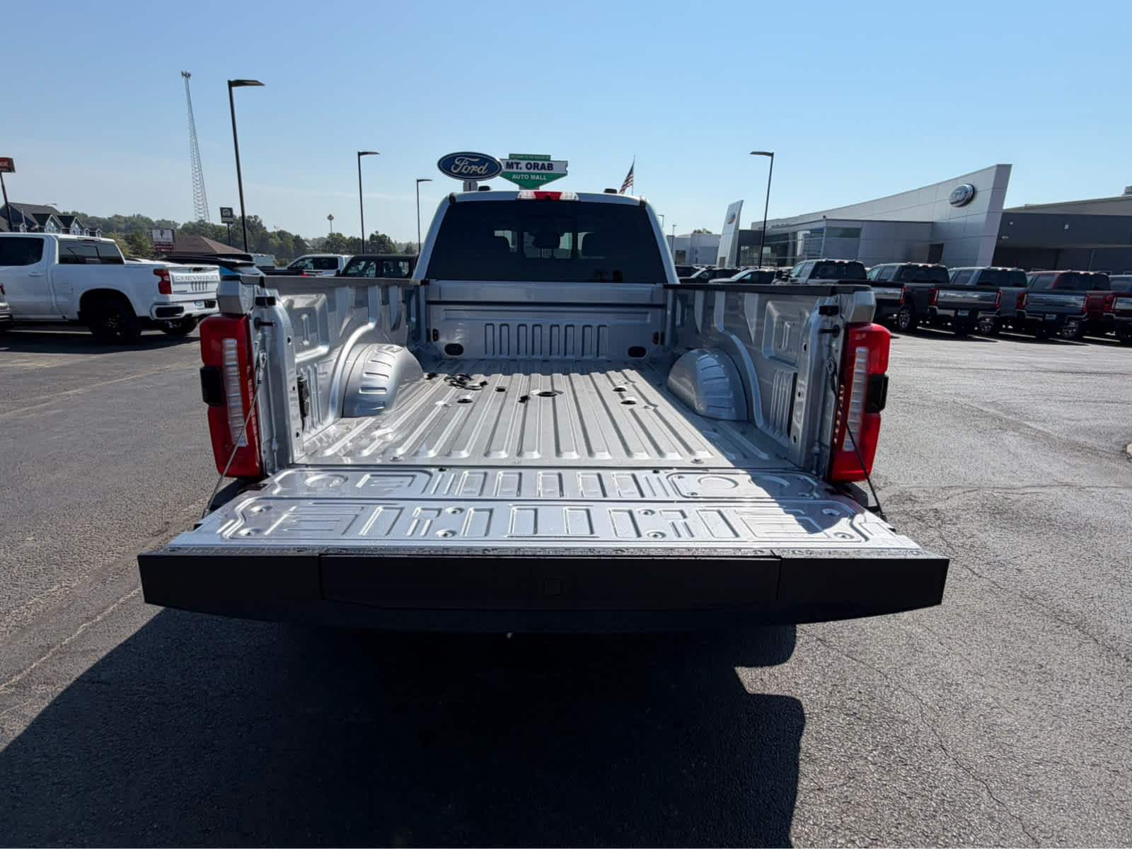 2027 Ford Super Duty F-350 DRW XL