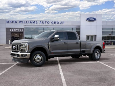 2027 Ford Super Duty F-350 DRW LARIAT