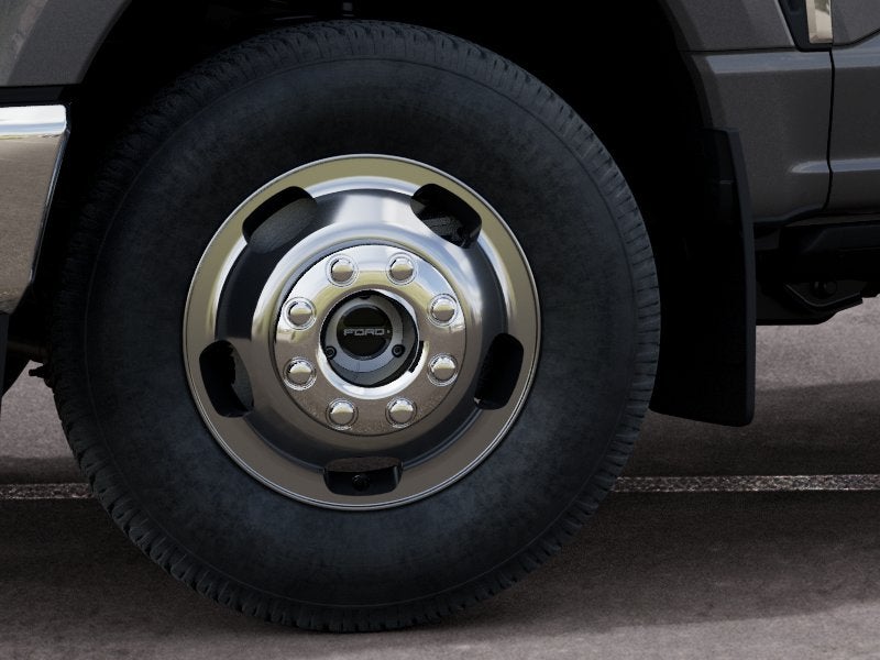 2027 Ford Super Duty F-350 DRW LARIAT