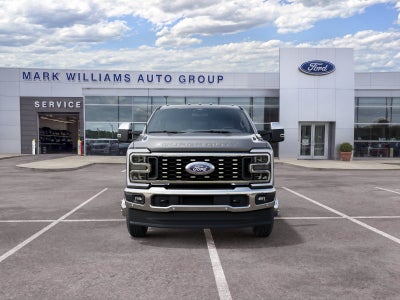 2027 Ford Super Duty F-350 DRW LARIAT