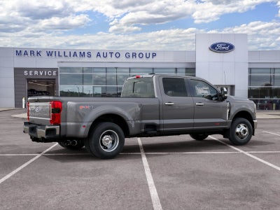 2027 Ford Super Duty F-350 DRW LARIAT