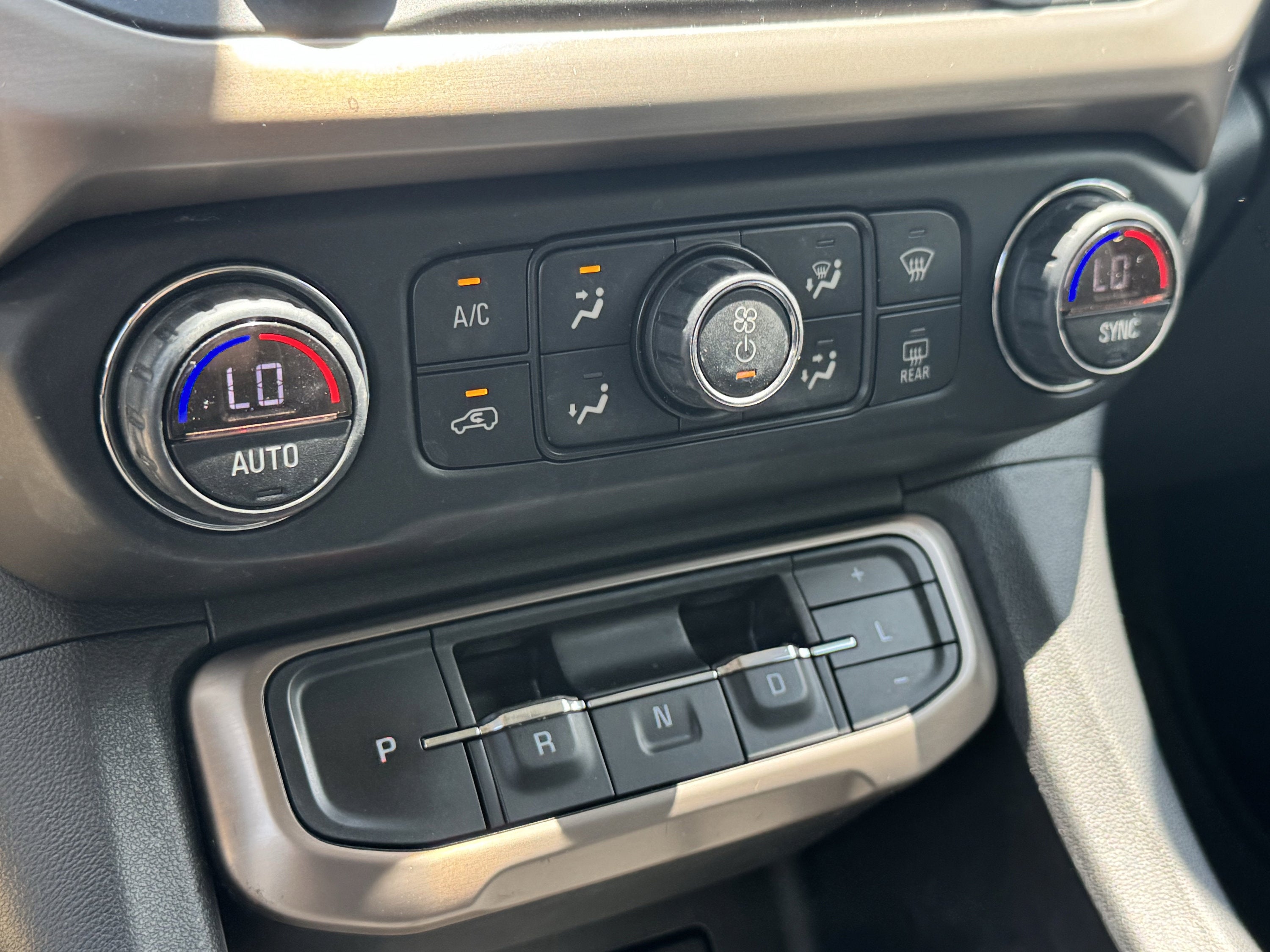 2020 GMC Acadia Denali
