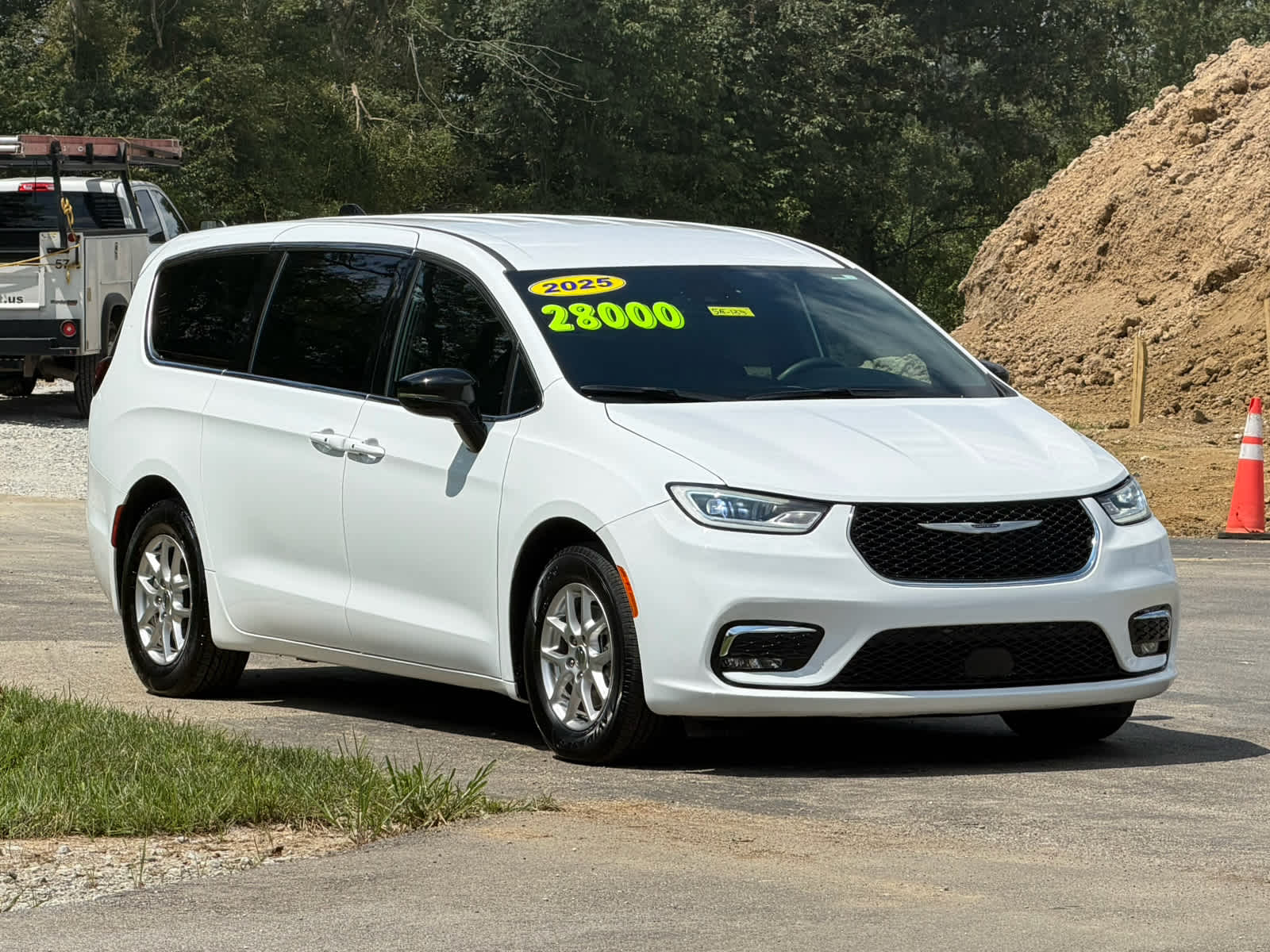 2025 Chrysler Pacifica Select