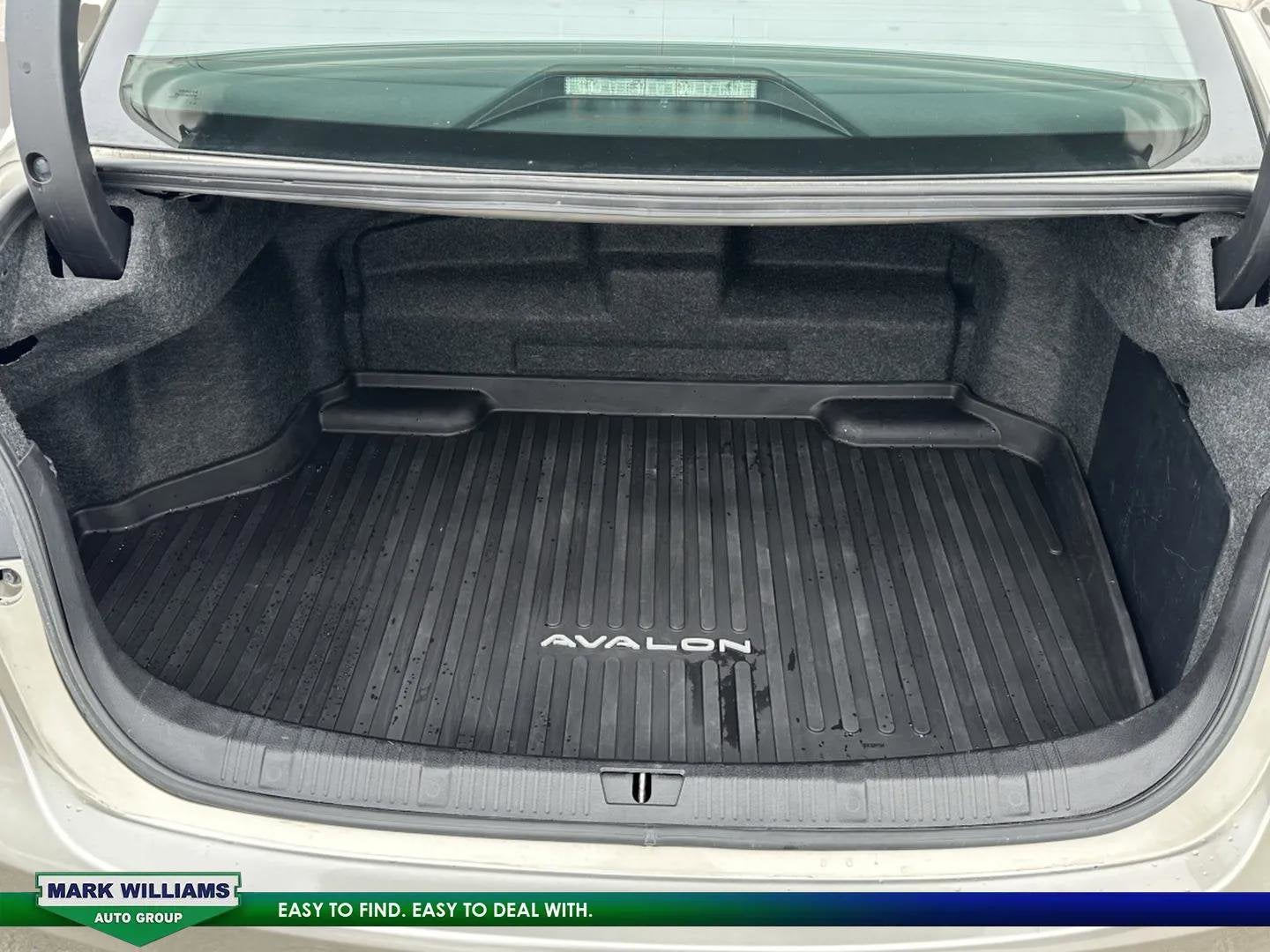 2018 Toyota Avalon Hybrid XLE Premium