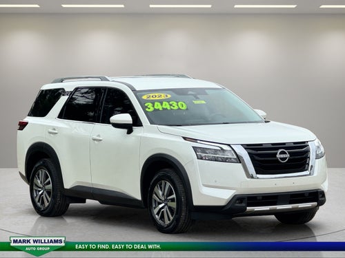 2023 Nissan Pathfinder SL