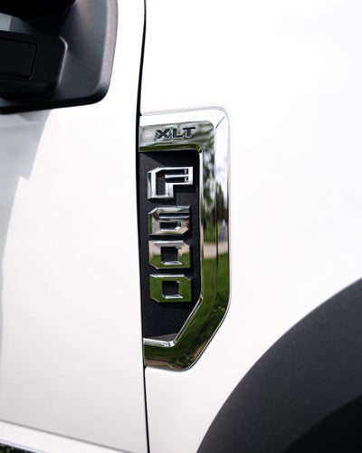2022 Ford F-600SD XLT