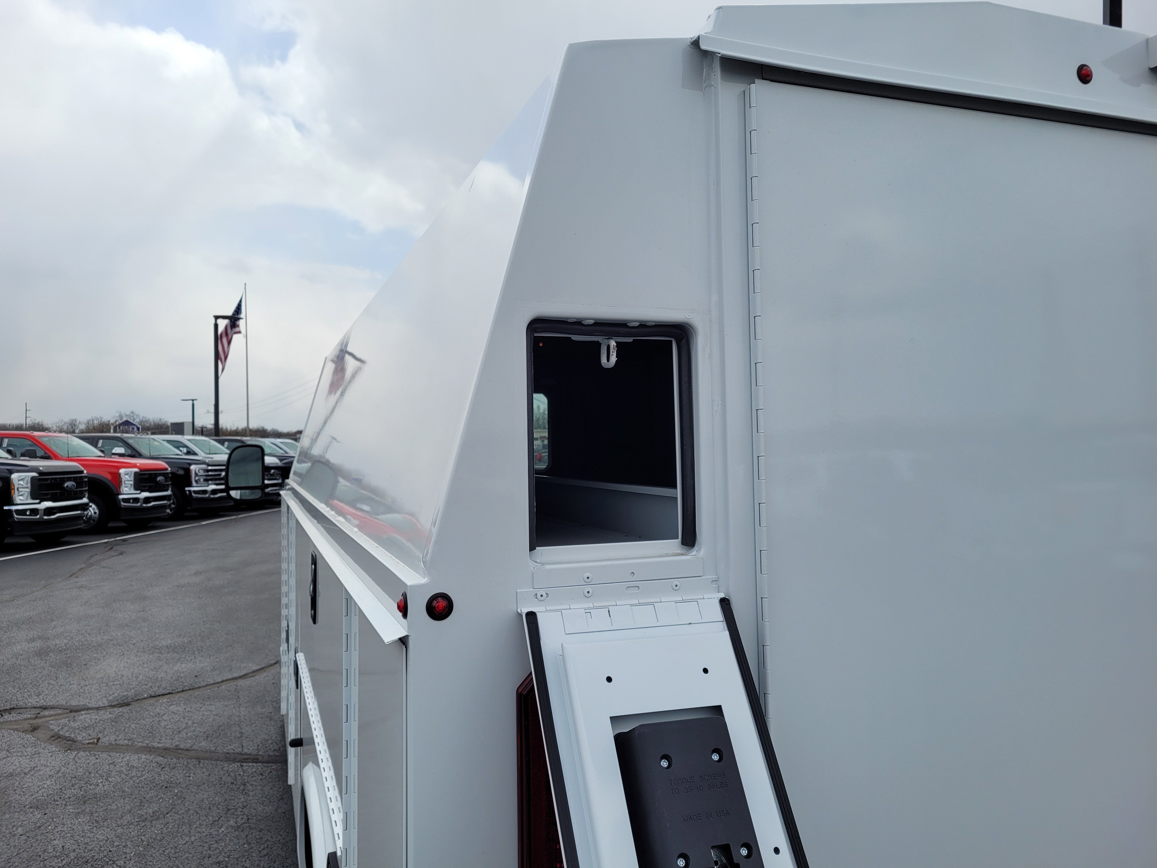 2026 Ford E-350SD Base Cutaway