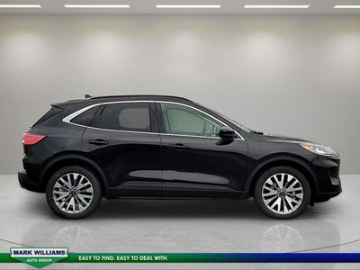 2022 Ford Escape Hybrid Titanium