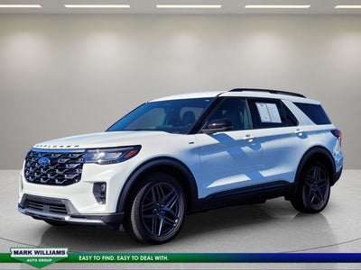 2025 Ford Explorer ST-Line
