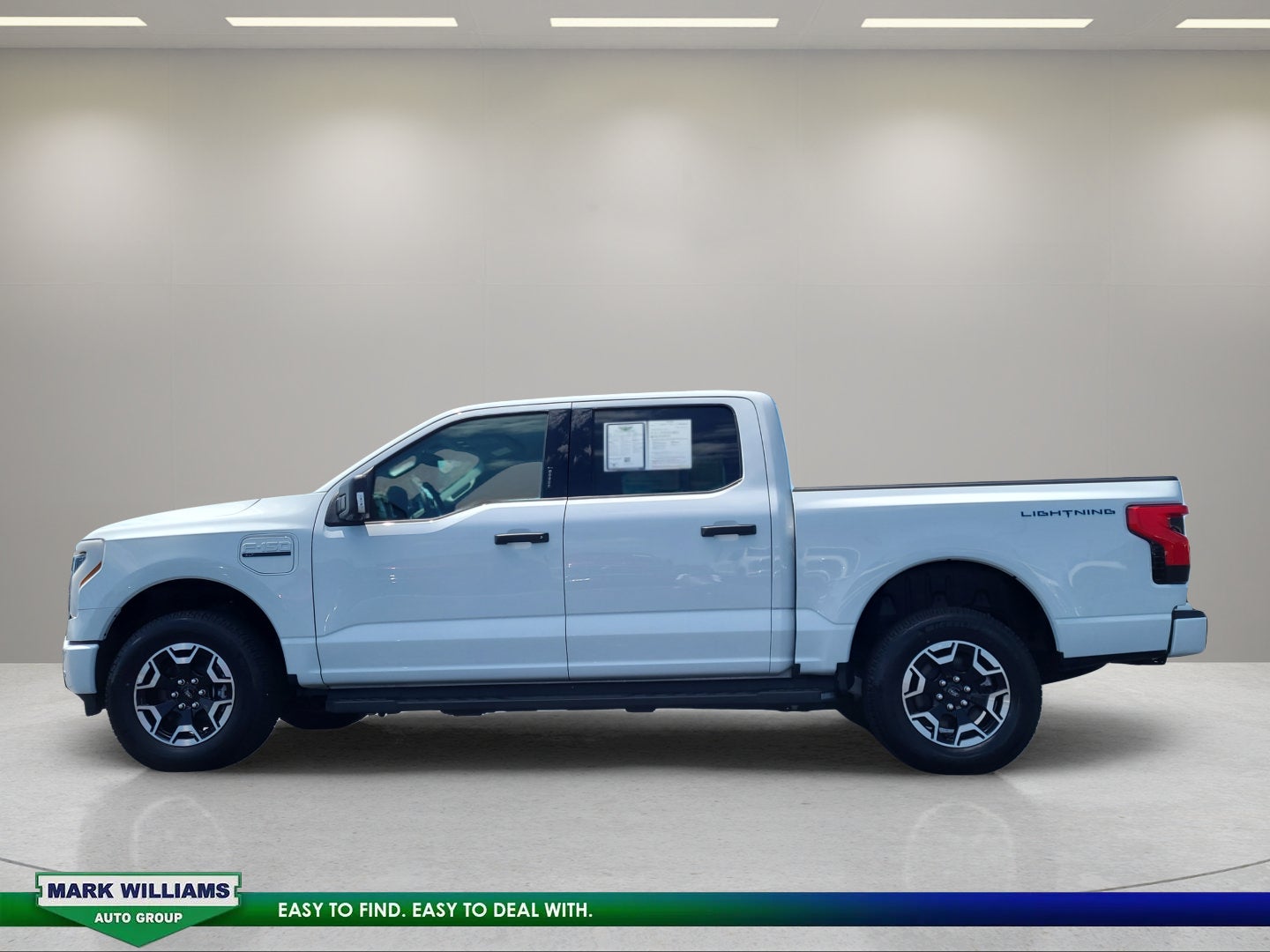 2023 Ford F-150 Lightning XLT