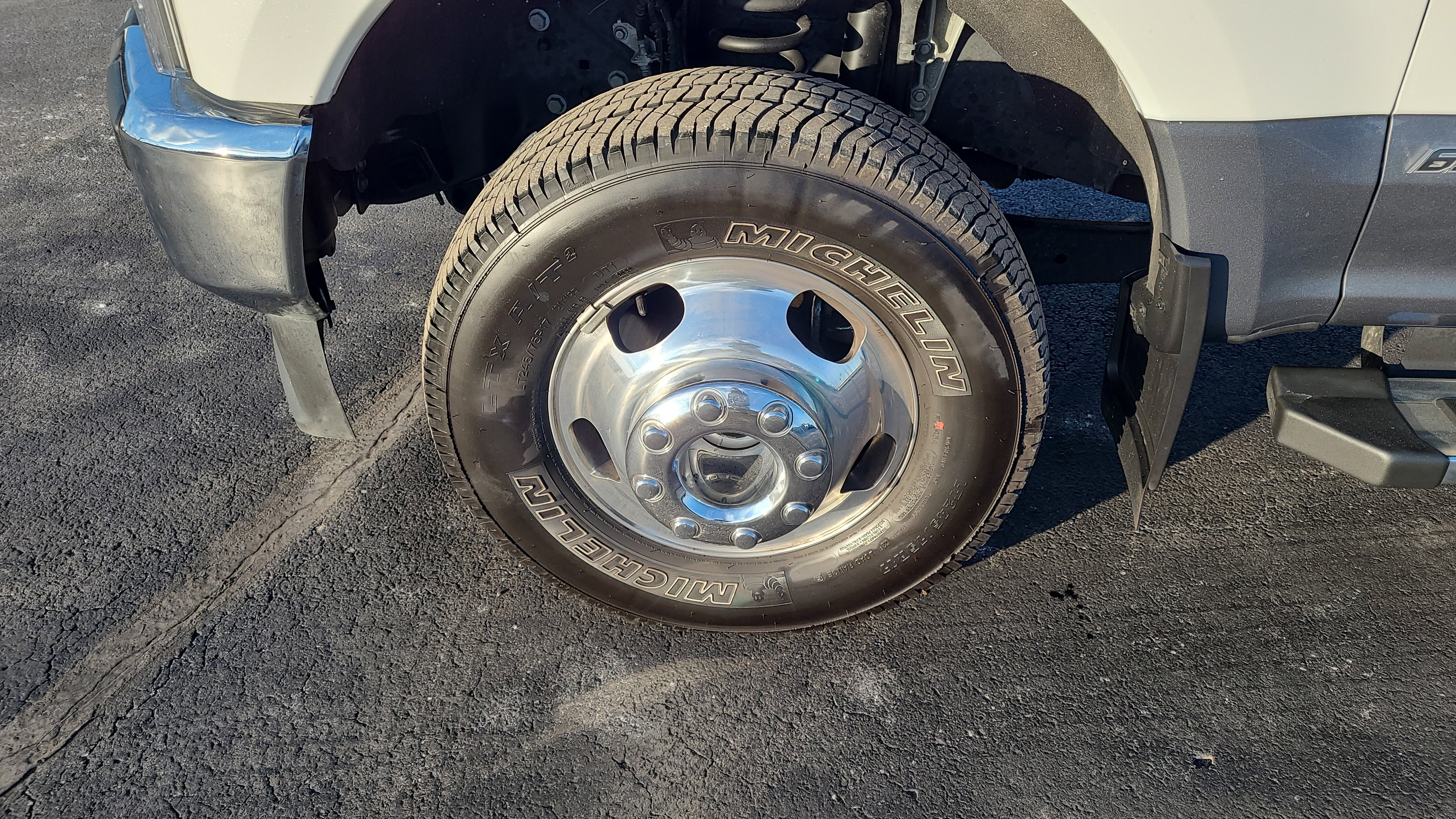 2022 Ford F-350SD Lariat DRW