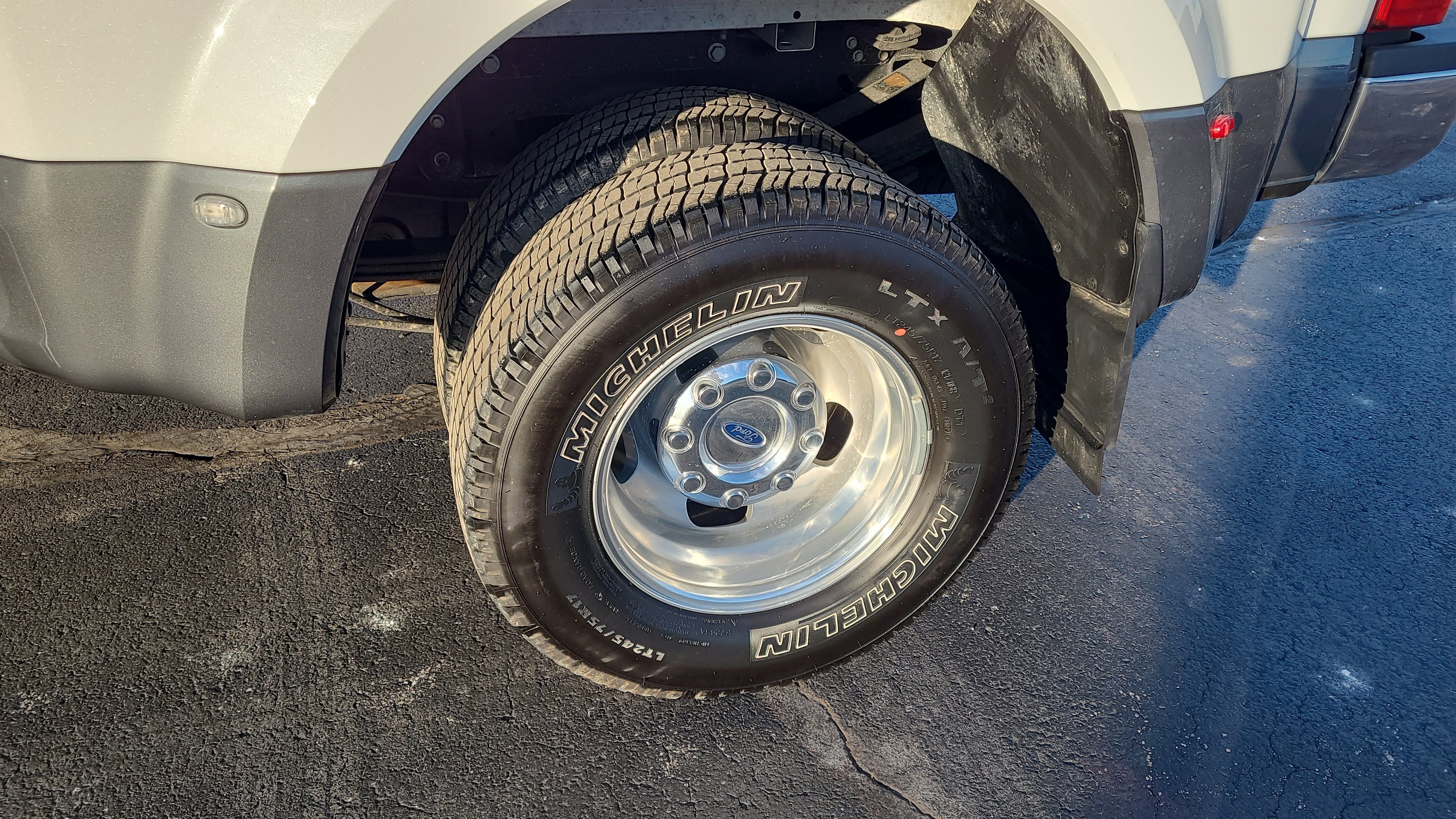 2022 Ford F-350SD Lariat DRW