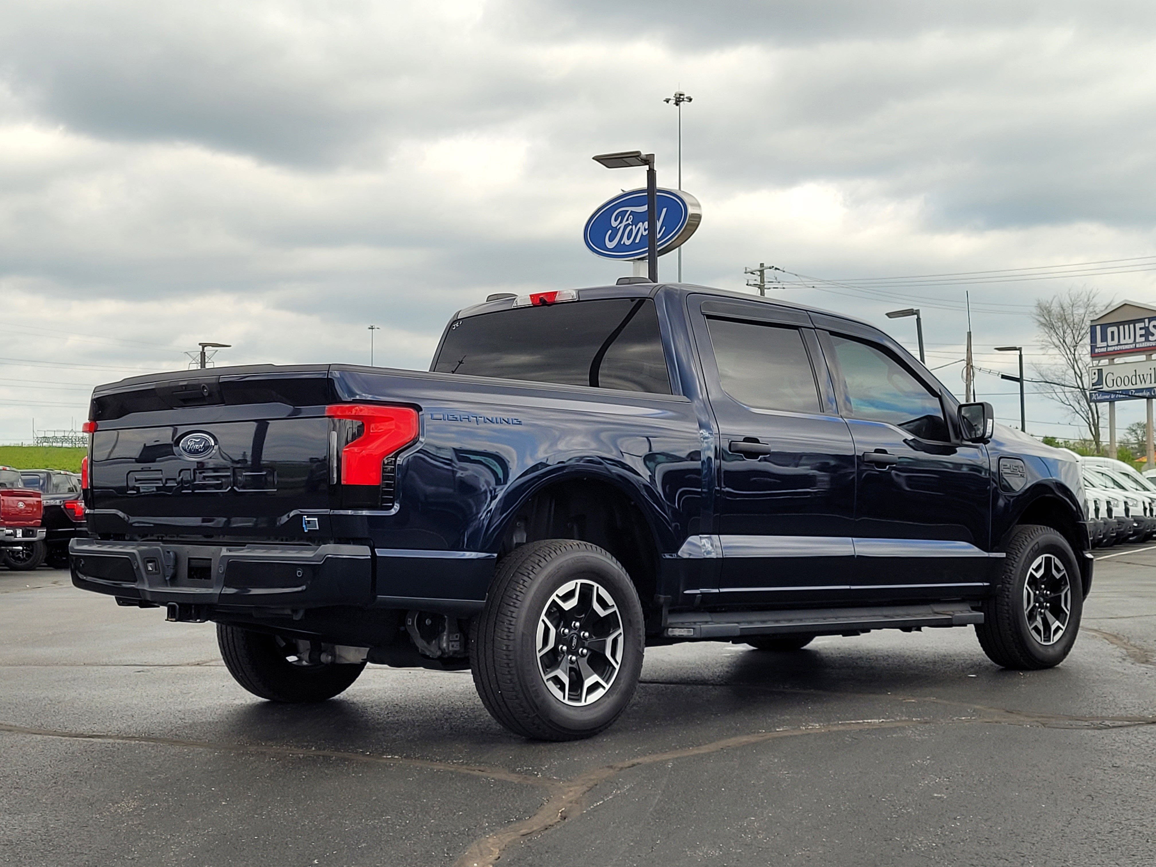 2023 Ford F-150 Lightning XLT