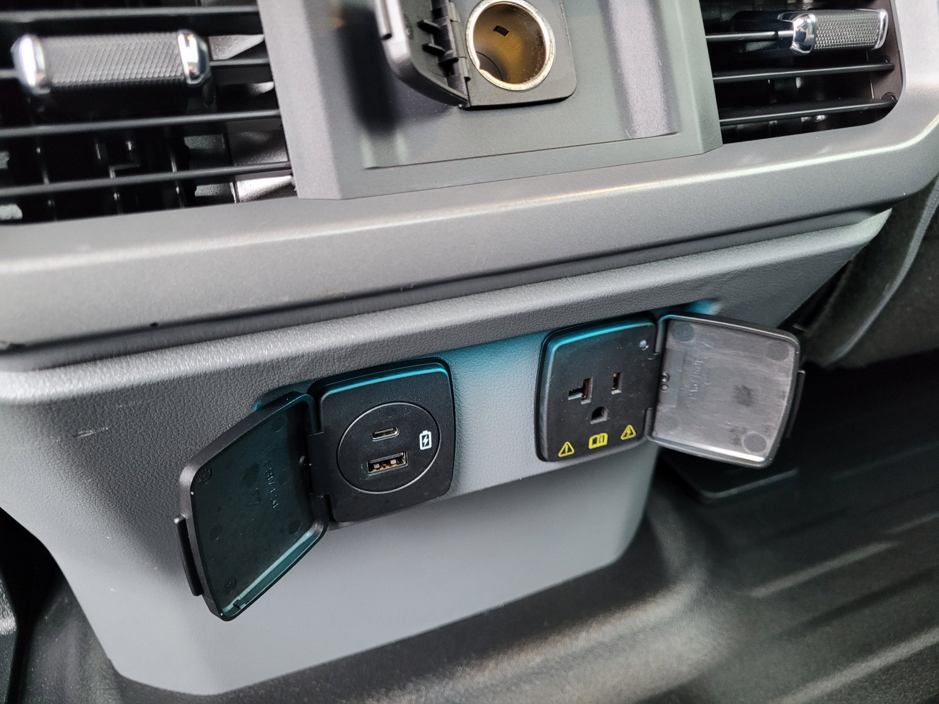 2022 Ford F-150 Lightning Pro
